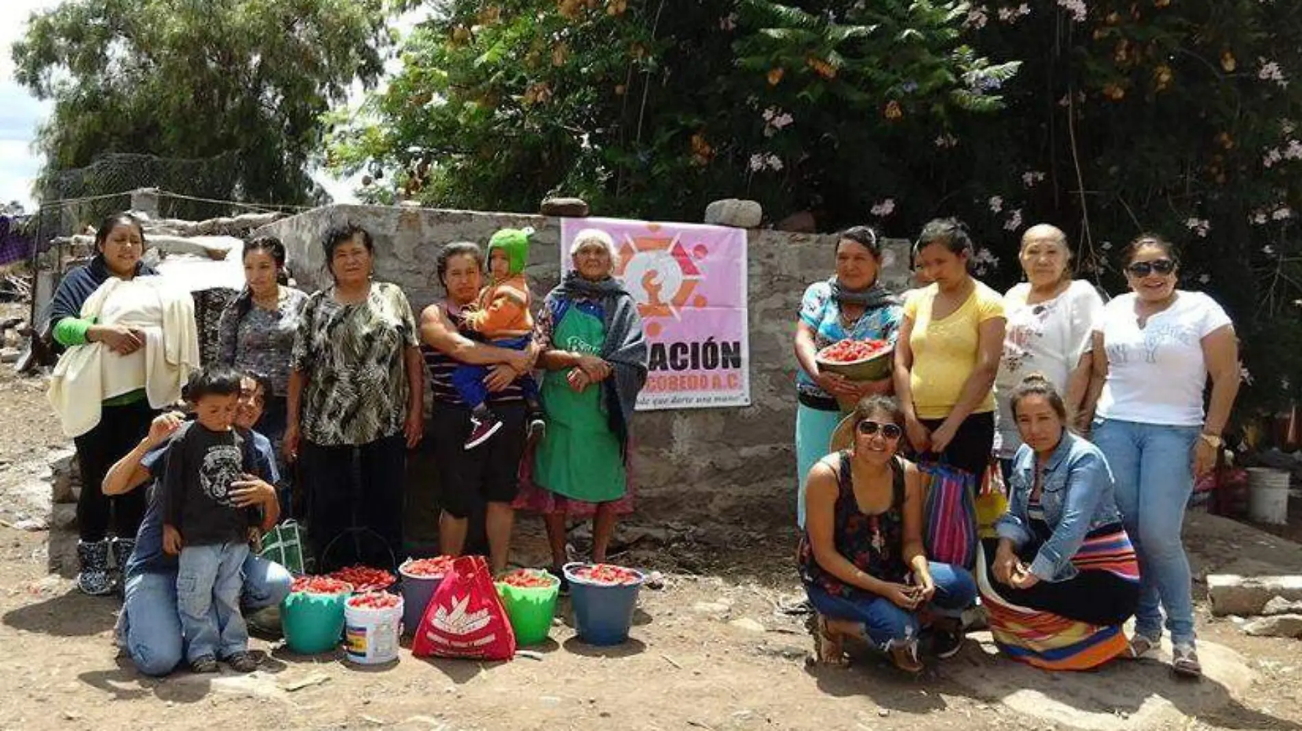 Benefician a población vulnerable con donativos de empresas. Foto Especial